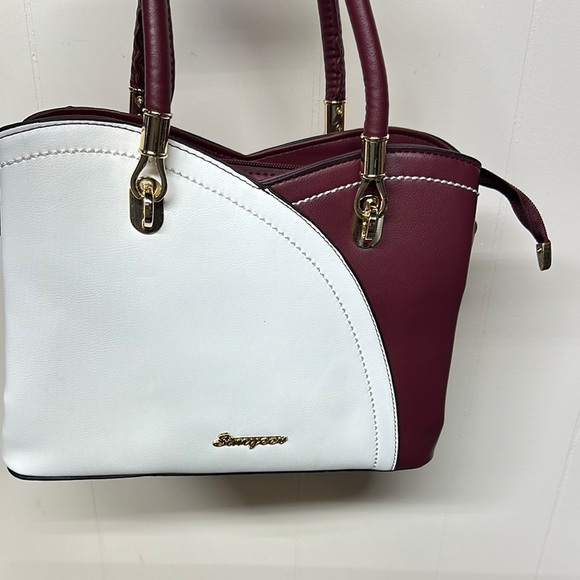 Chic Brown and White Crossbody Bag with Structured Design - Picture 13 of 13